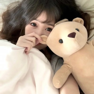 黑衣女孩